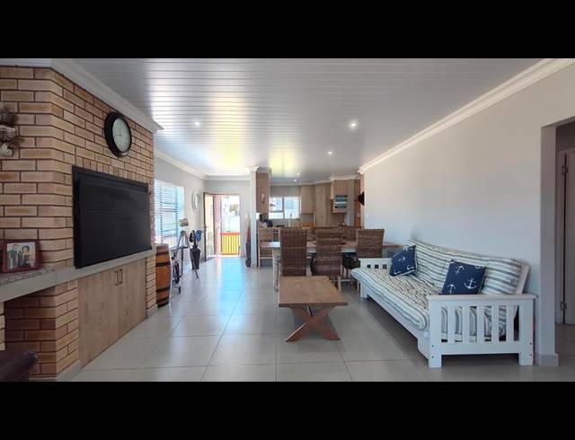 3 BEDROOM HOUSE FOR SALE IN ISLAND VIEW